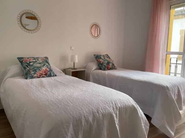 Apartamentos Turisticos Los Barruecos Cáceres Exterior photo